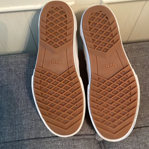 Vans leather white platform sole like new. - Picture 2 of 5